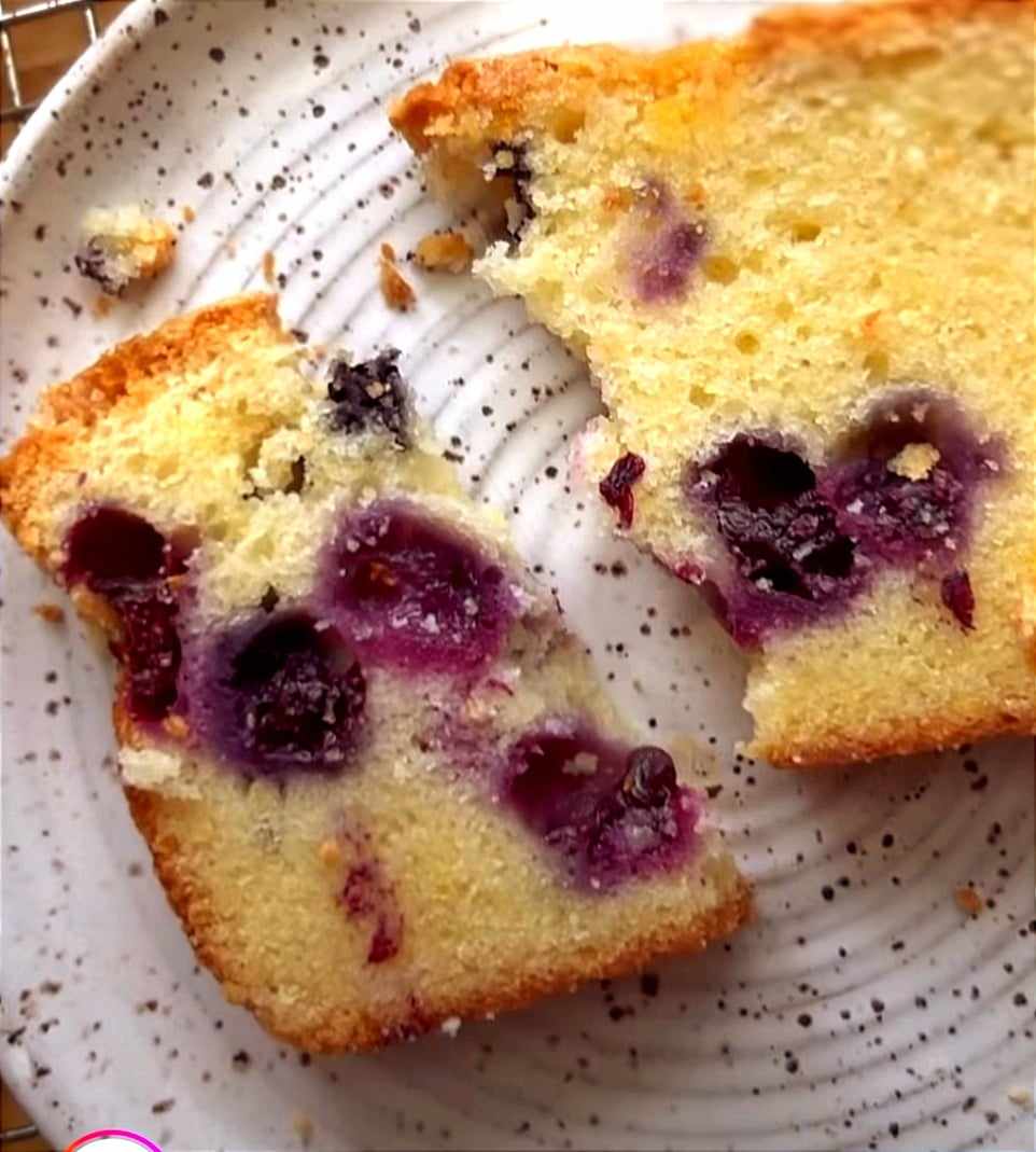 Blueberry lemon Ricotta Loaf This lemon blueberry ricotta cake is so soft, moist, light and full of flavor. All you need is one bowl, some basic ingredients and 10 minutes of work and have such a delicious cake. Blueberry lemon Ricotta Loaf moist and tender lemon cake made with ricotta cheese with lots of blueberries swirled in. It’s a loaf style cake which means it’s super simple to make. So fresh tasting and so delicious especially when you finish it with an easy, tart-sweet lemon icing. Make it today and treat yourself to a slice today and tomorrow morning!
