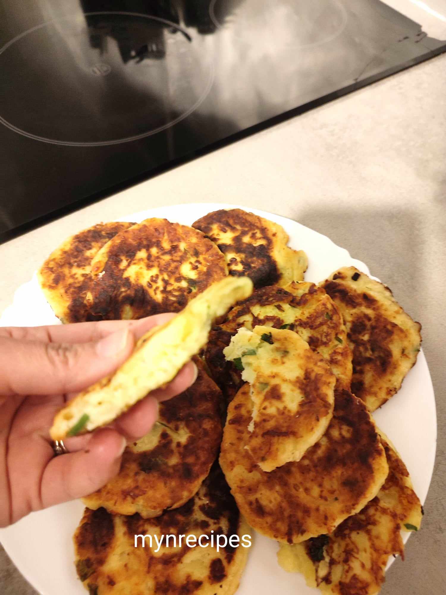 Syn Free Potato Cakes  Perfect with lunch, dinner and even breakfast, these potato cakes are simple and totally SYN FREE!